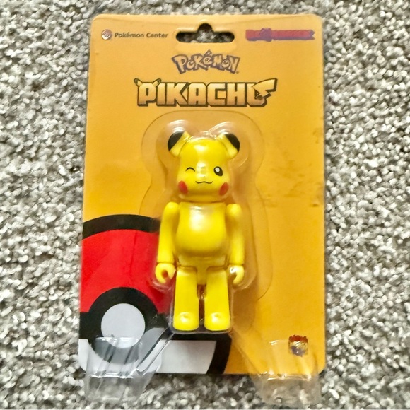 Limited Pokémon Pikachu BEARBRICK Bear Brick Pokemon Center Exclusive